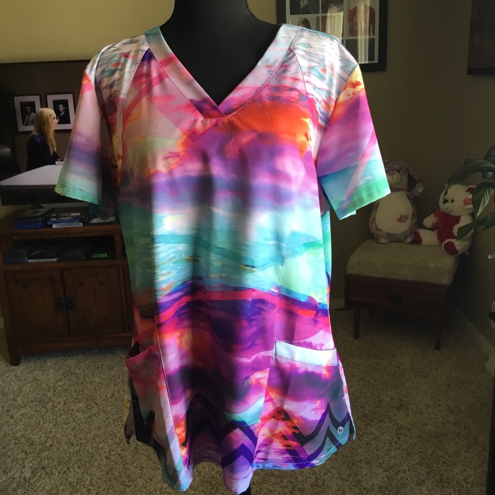 NWOT Nursing Scrub Top